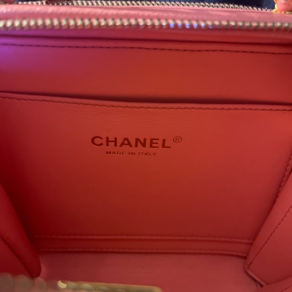 Chanel purse - Picture 3 of 5